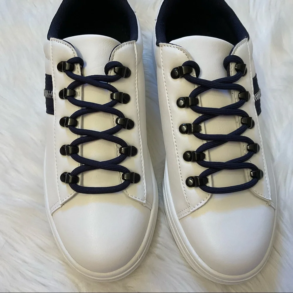 Journee Collection Arden Sneakers - New in Box - Size 8 - White / Navy - Picture 12 of 16